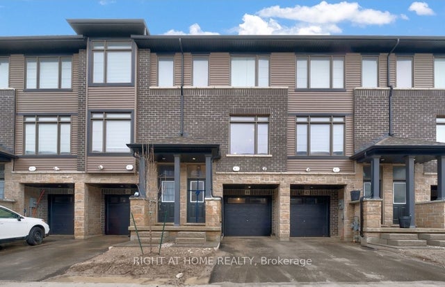 120 Court Drive 44, Brant