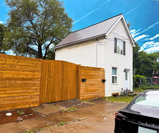 32-34 Clinton Street, Hamilton