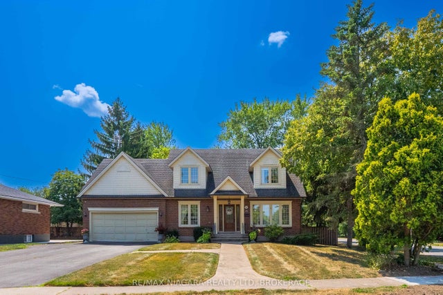 7909 Sarah Street, Niagara Falls