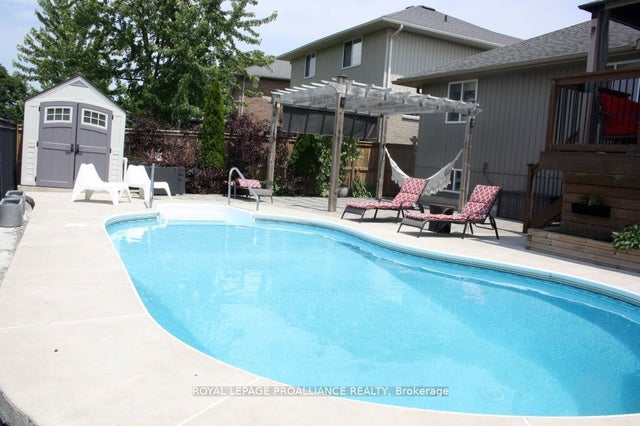 28 Butternut Court, Belleville