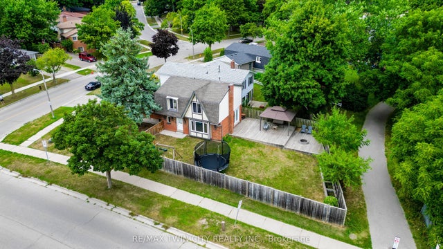 204 Country Hill Drive, Kitchener