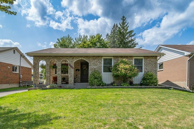 286 Barrett Boulevard, Greater Napanee
