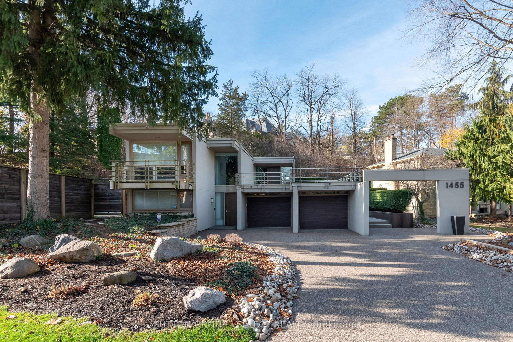 Photo of Listing #X12390730