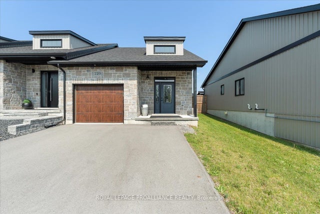 229 Baker Street, Stirling-Rawdon