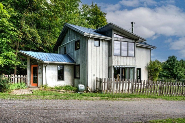 1084 Moon Road, Frontenac