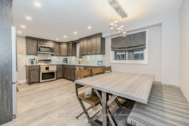 478 Pinetree Crescent, Cambridge