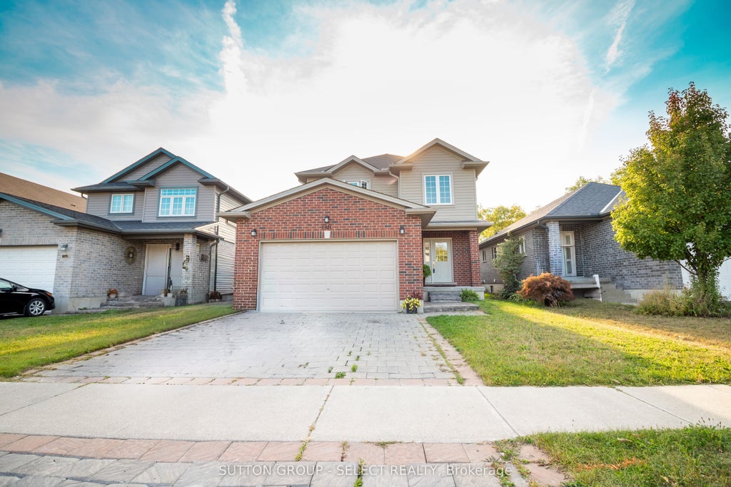 1021 Oakcrossing Gate, London North