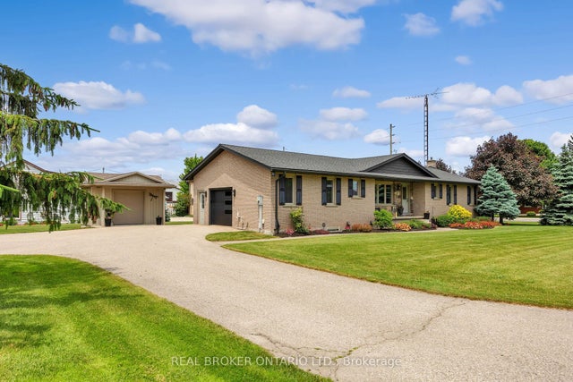 1 Shantz Place, Wellesley