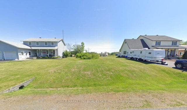 18 Grove Street, South Dundas