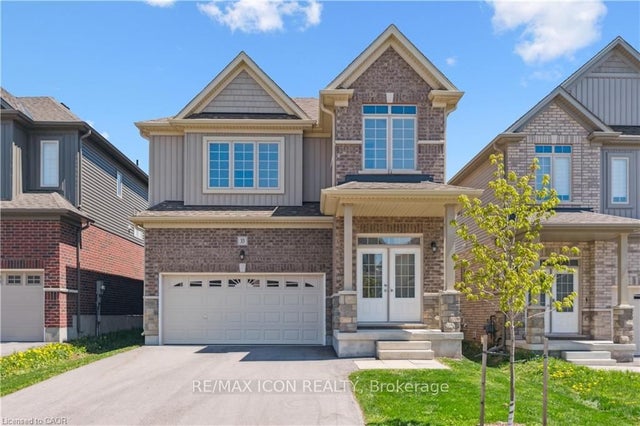 33 Henry Maracle Street N, North Dumfries