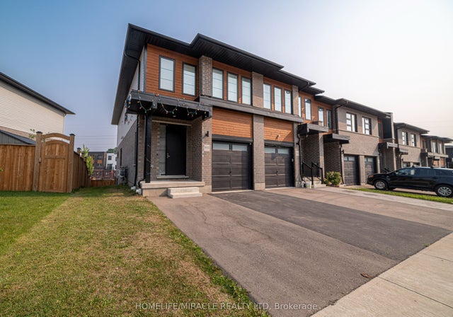933 Robert Ferrie Drive, Kitchener