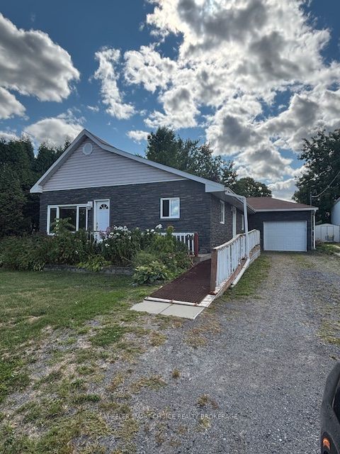 74 St. Lawrence Street, South Dundas