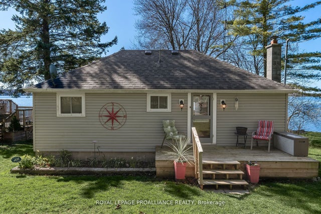 1051 Lakeside Drive, Prince Edward County