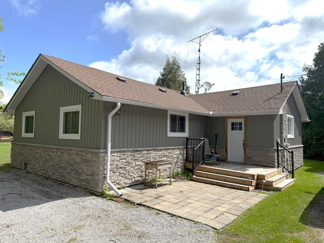 2473 Selwyn Bay Lane, Selwyn