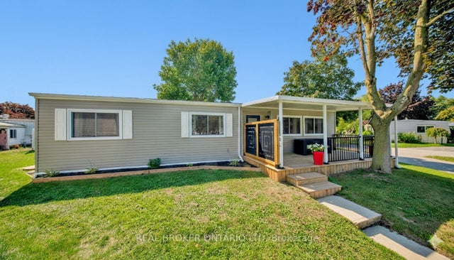 46 St Andrews Place, South Huron