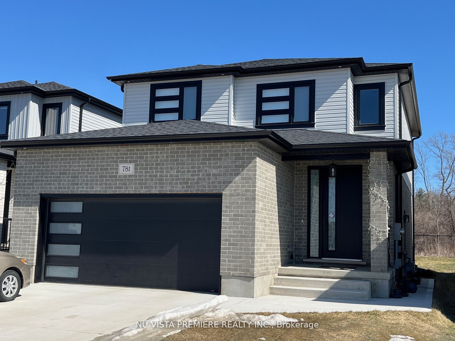 Photo of Listing #X12395149