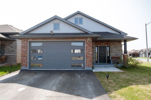 43 Cedar Park Crescent, Quinte West