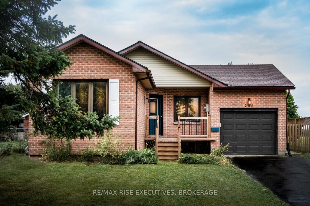 258 Kingscourt Avenue 2, Kingston