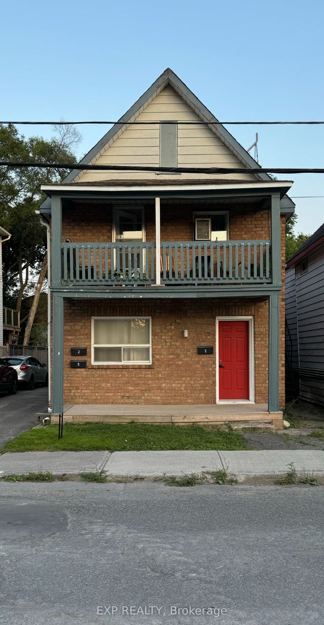 72 Barrette Street 3, Vanier and Kingsview Park