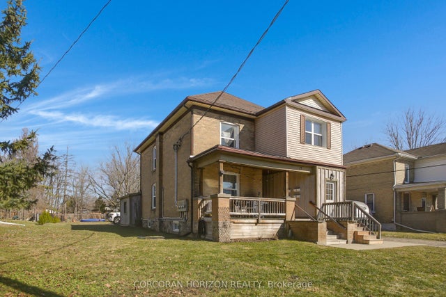17 Shaw Avenue W, Cambridge