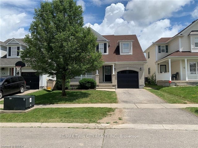 7 Hollinrake Avenue, Brant