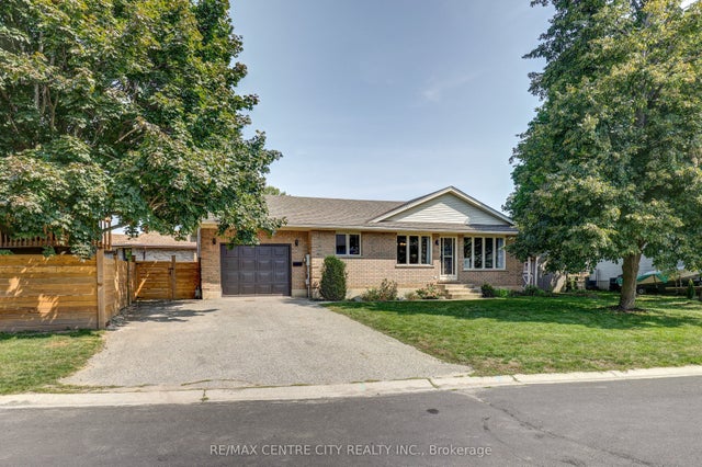 25 Hawthorne Crescent, Aylmer