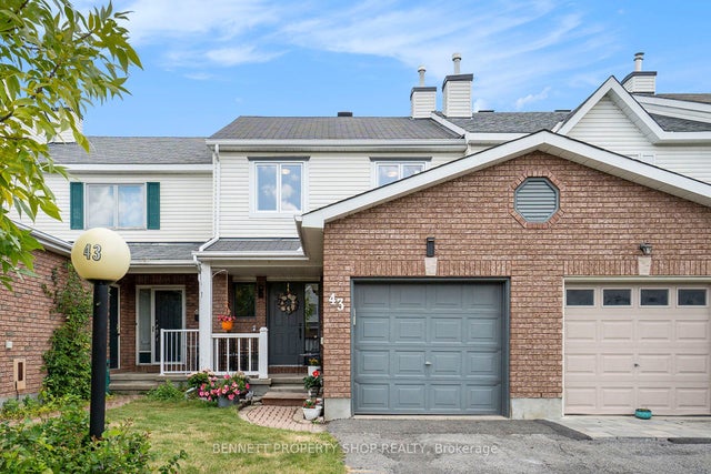 43 Roblyn Way, Barrhaven