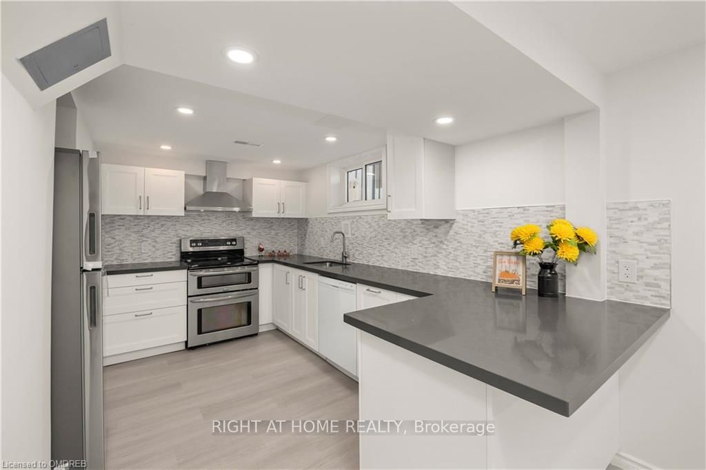 60 Champlain Avenue, Hamilton