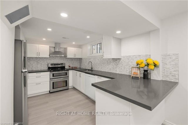 60 Champlain Avenue, Hamilton