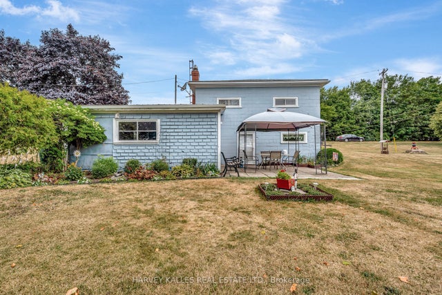 13997 Loyalist Parkway, Prince Edward County
