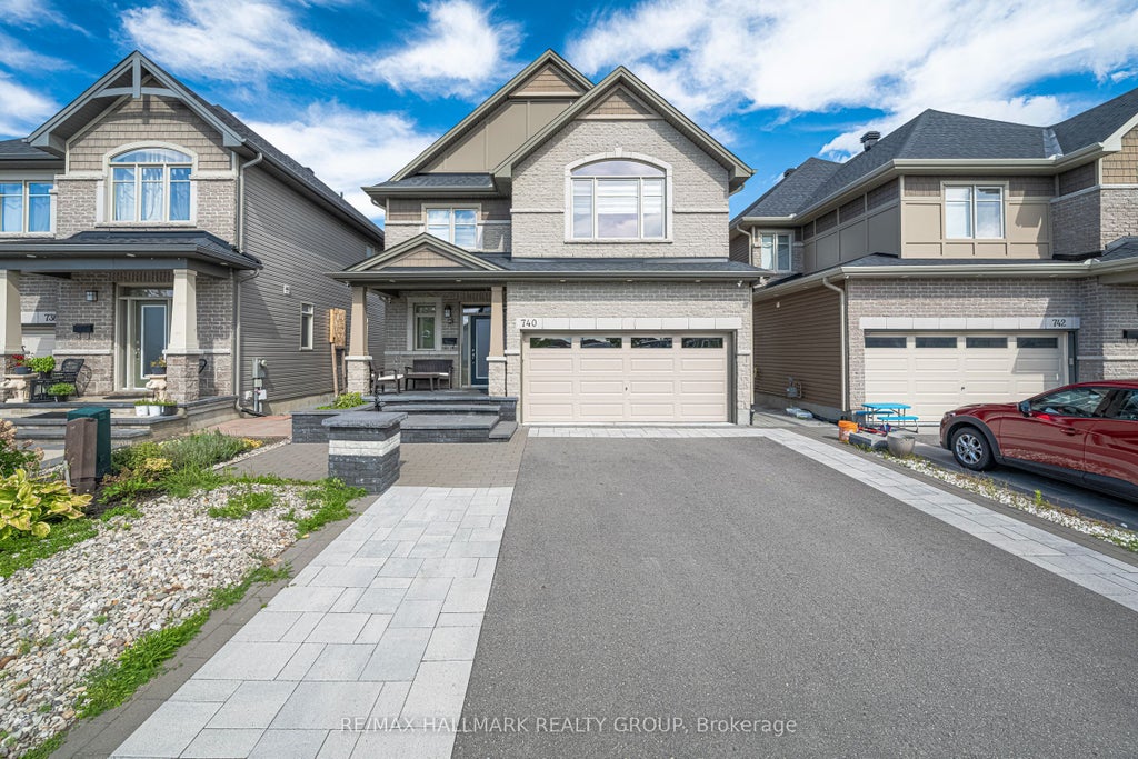 740 Fiddlehead Street, Leitrim