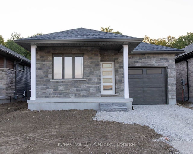 27 Tupelo Crescent, Woolwich