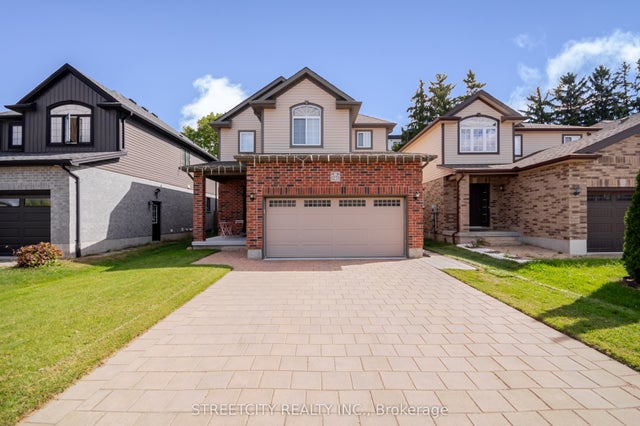 1253 Howlett Circle, London North