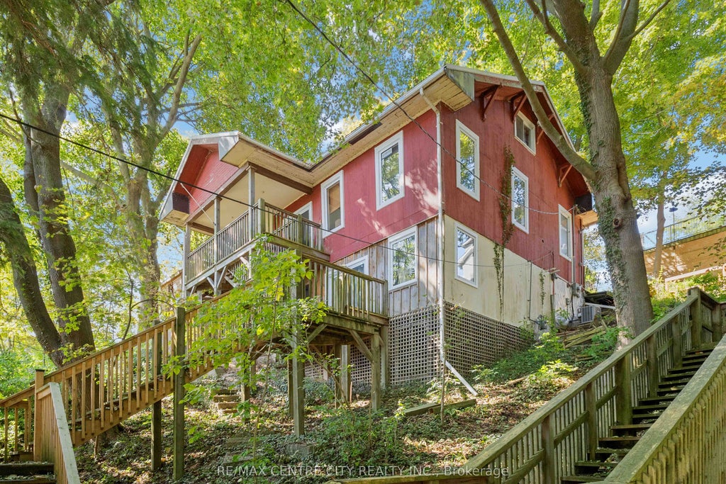 348 Erie Street, Central Elgin