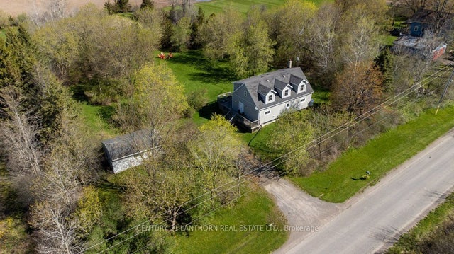 986 Black Road, Prince Edward County