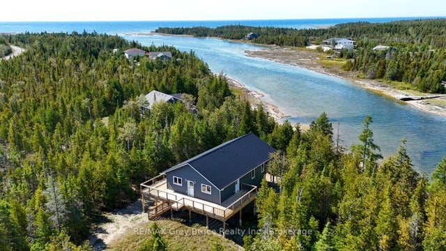 38 Bay Shore Avenue S, Northern Bruce Peninsula
