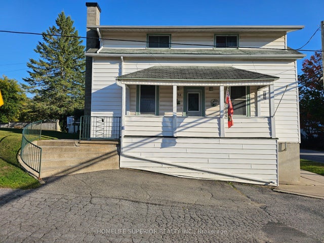 98 Paul Drive, Lanark Highlands