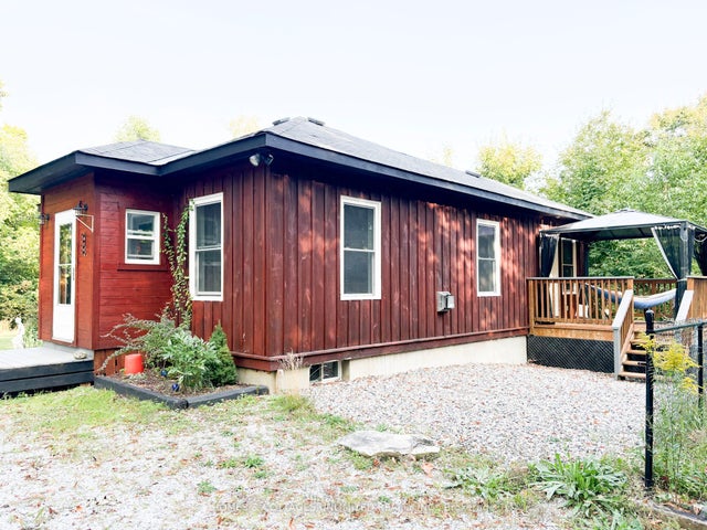 1037a Palmerston Crescent, Frontenac