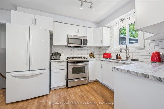 158 Barnicke Drive, Cambridge