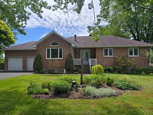 15206 Colonial Drive, South Stormont