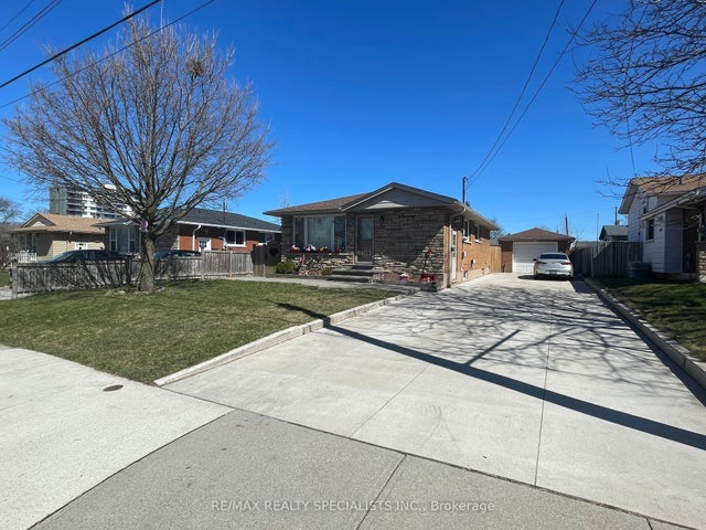 27 Deerborn Drive Bsmt, Hamilton