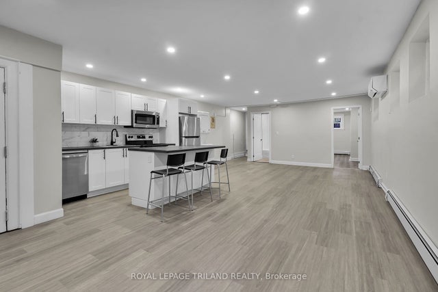 425 Mckenzie Avenue 1, London South