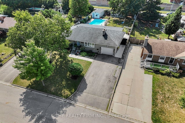 952 Eagle Crescent, London South