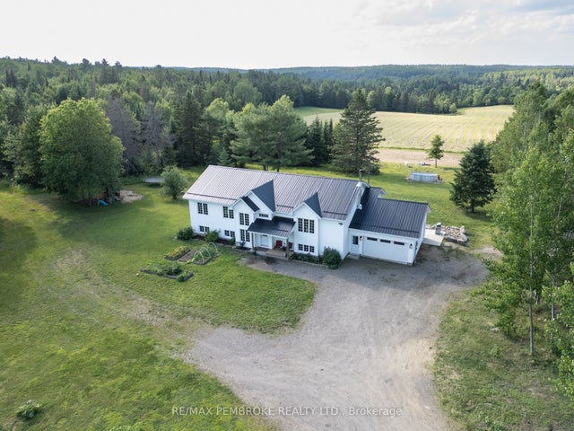 1870 Sandy Beach Road, Laurentian Valley