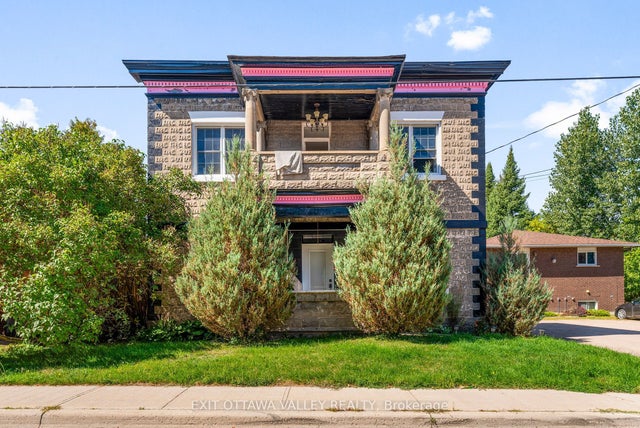 310 Murray Street, Pembroke