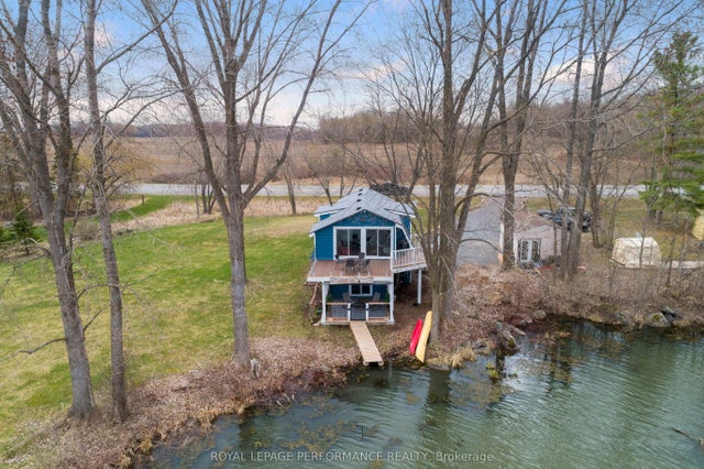 1930 Sunbury Road, Frontenac
