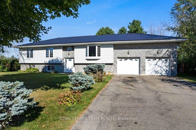 712 Hyndman Road, Edwardsburgh/Cardinal