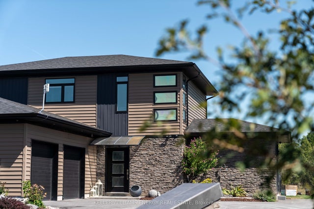 108 Foster Road, Prince Edward County