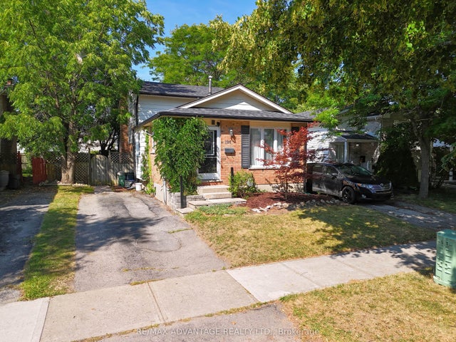 126 Olympic Crescent, London North