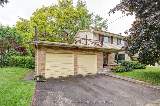 76 Bloomfield Drive, London North